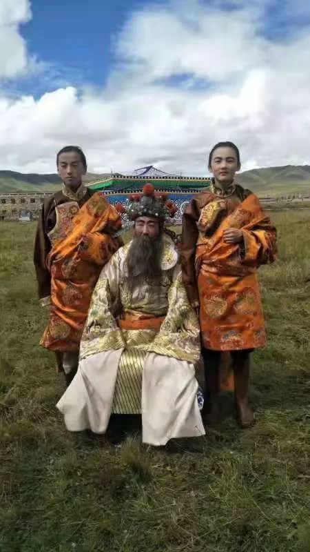 夏河拉卜楞红教寺获得全州南木特藏戏展演一等奖