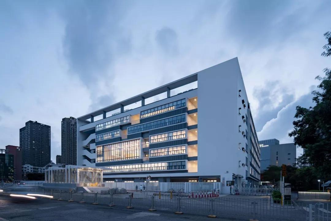 现在的学校都这么漂亮广东深圳前海三小学