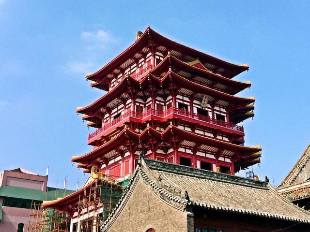 范仲淹等人出名,诗才也是一般般,资圣阁也因此并没有身列"中国四大