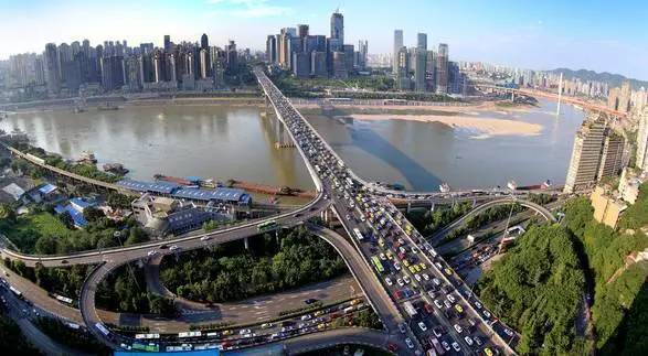 早高峰时段发生小擦挂不撤离被罚