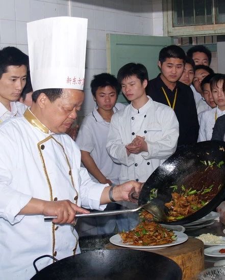 他曾在伊拉克做厨师3年,后来成为国宝级川菜大师!_傅祖明