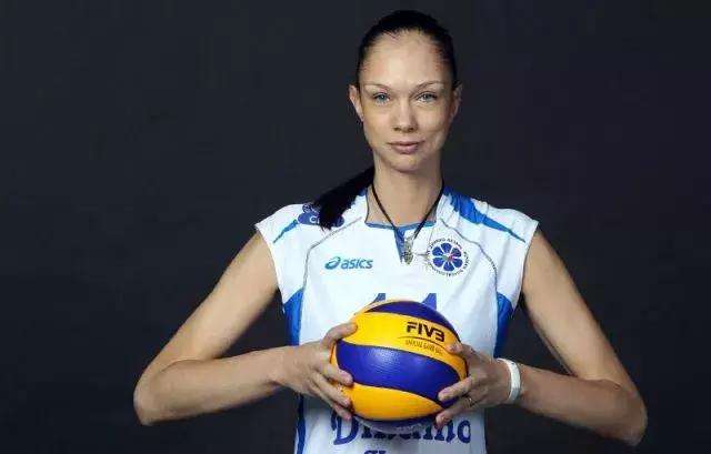 排坛再传好消息 加莫娃39岁终当妈 透露俄超俱乐部曾和朱婷有接触