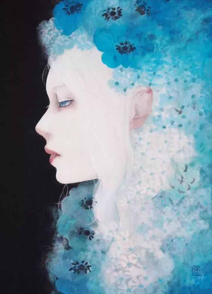 花朵中的神秘少女迷幻且另类的美