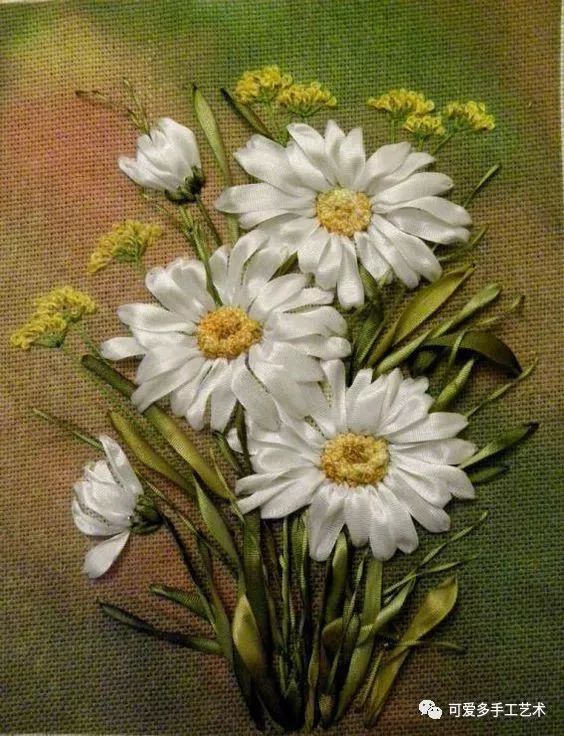 学会了花和叶子的绣法,除了能绣菊花,还能绣出n多种惊艳的丝带绣花