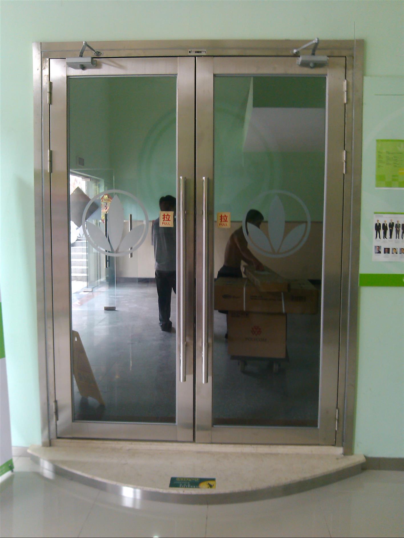 双扇不锈钢玻璃防火门简介