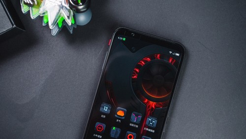 得益于其优秀的屏幕素质,红魔3s的日常体验也非常流畅跟手.