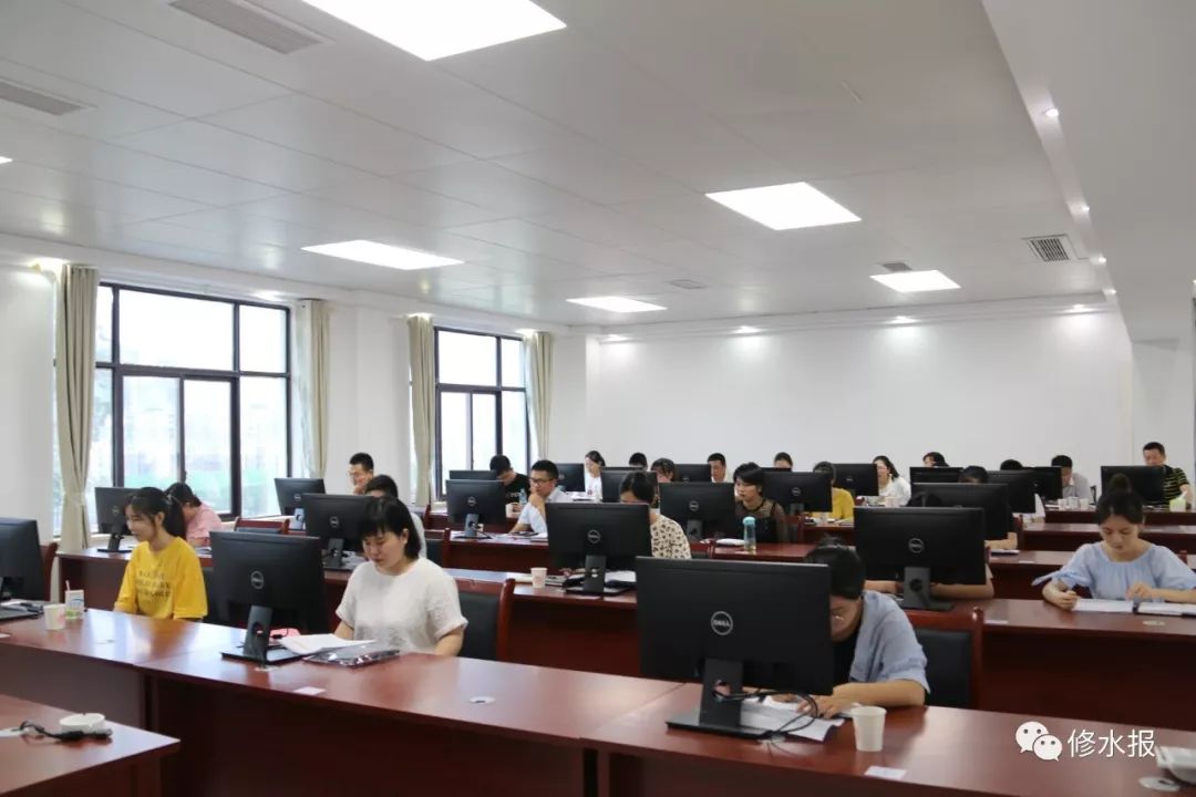 不忘初心牢记使命县委主题教育领导小组办公室人员开始集中办公