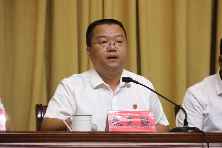 景谷傣族彝族自治县召开第35个教师节庆祝大会