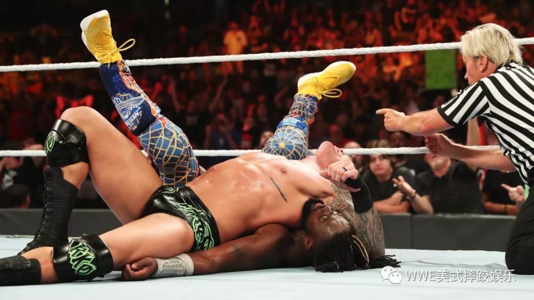 wwe冠军头衔个人恩怨赛在历经了数周的百转千回最终承认自己是罗门-伦