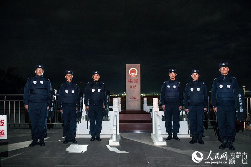 站好每一班岗,守好每一份责,保一方平安,是中国移民管理警察献给人民