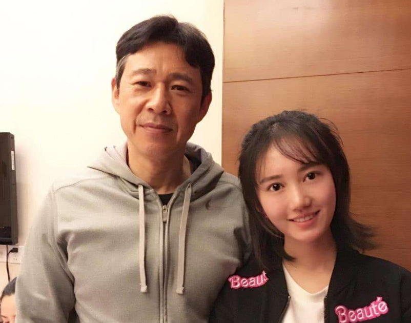 原来,在一档亲子真人秀上,孙博宇请自己的继父孙海英助阵,在节目上不