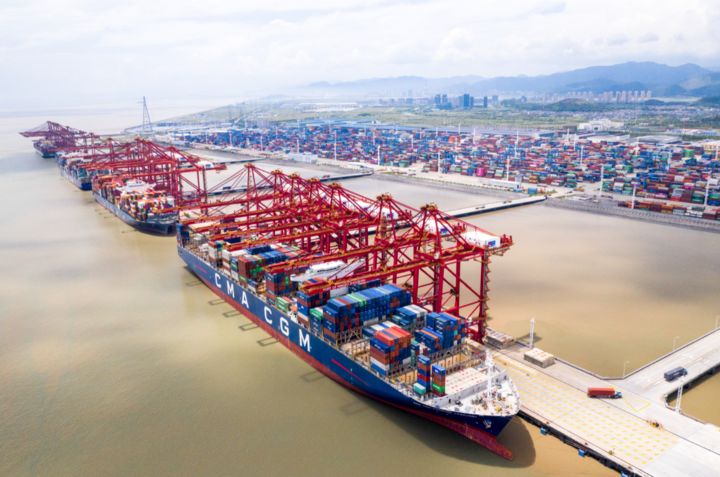 宁波舟山港今年集装箱吞吐量已突破2000万标准箱丨航运界