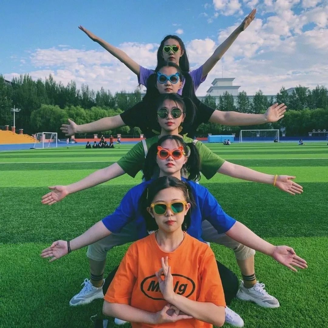 如何晒合照才能成为朋友圈最欠赞的崽