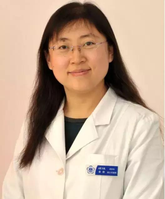 年,坚持临床一线,秉承朱仁康,张作舟,庄国康,许铣等名老中医学术思想