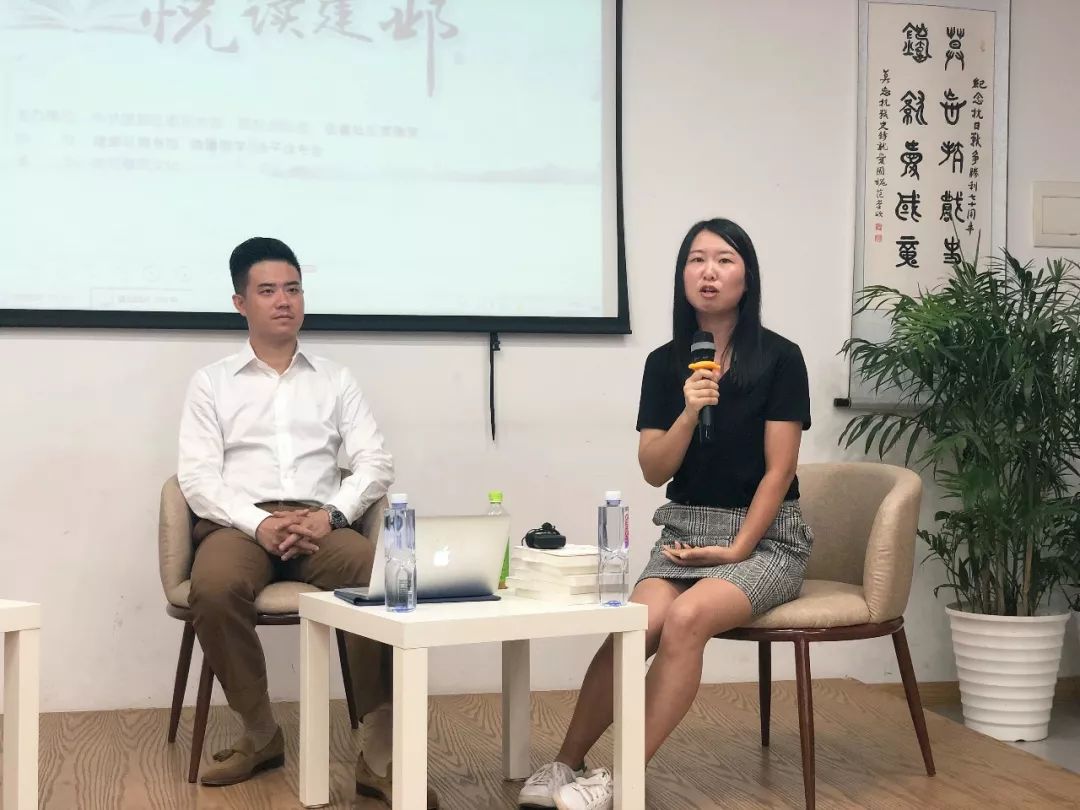 喜歡讀詩也許不能成為一名成功人士但可以成為最好的自己