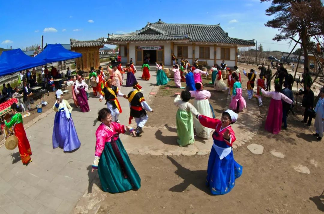 重磅中国国际电视台cgtn大型节目全景中国明日直播和龙市西城镇金达莱