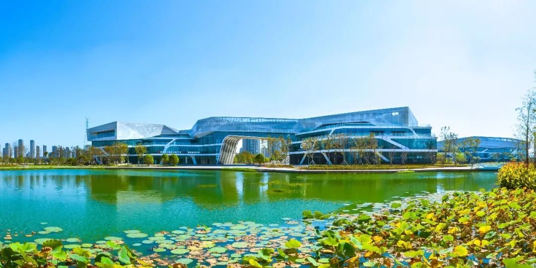 燃爆e游小镇我和我的祖国快闪震撼首发