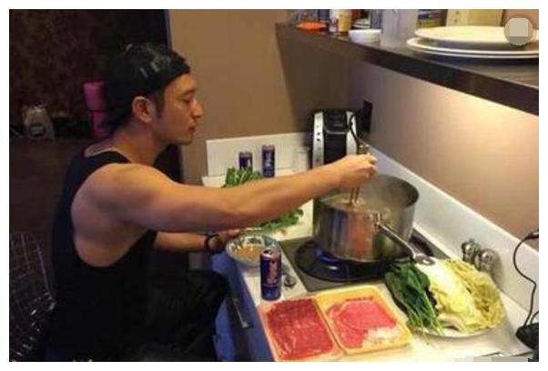 古力娜扎吃火锅美到窒息看爱吃火锅的刘德华黄晓明杨幂都什么样