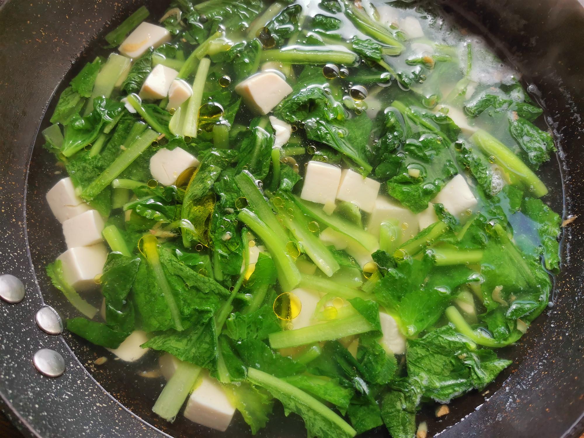 秋季要常给家人做这个素汤,做法特简单,清淡味美,营养补钙