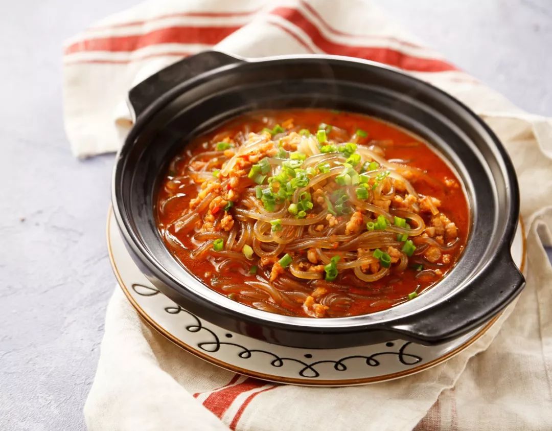 牛肉粉丝煲霸占每一个顾客的味蕾!