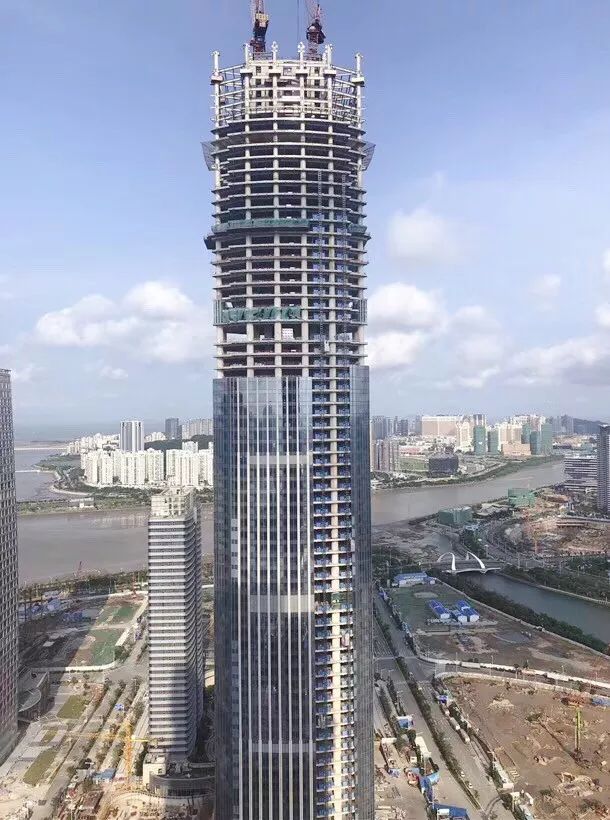 中交汇通·横琴广场300米天际写字楼封顶仪式暨琴澳空中示范区,绽放