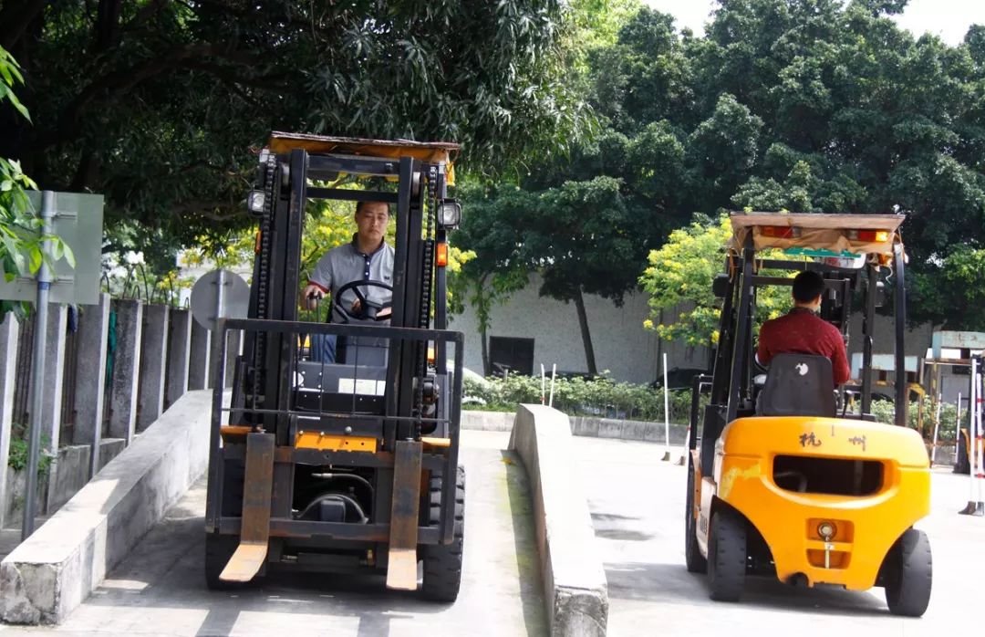 【叉车司机】9月18日夜班开课