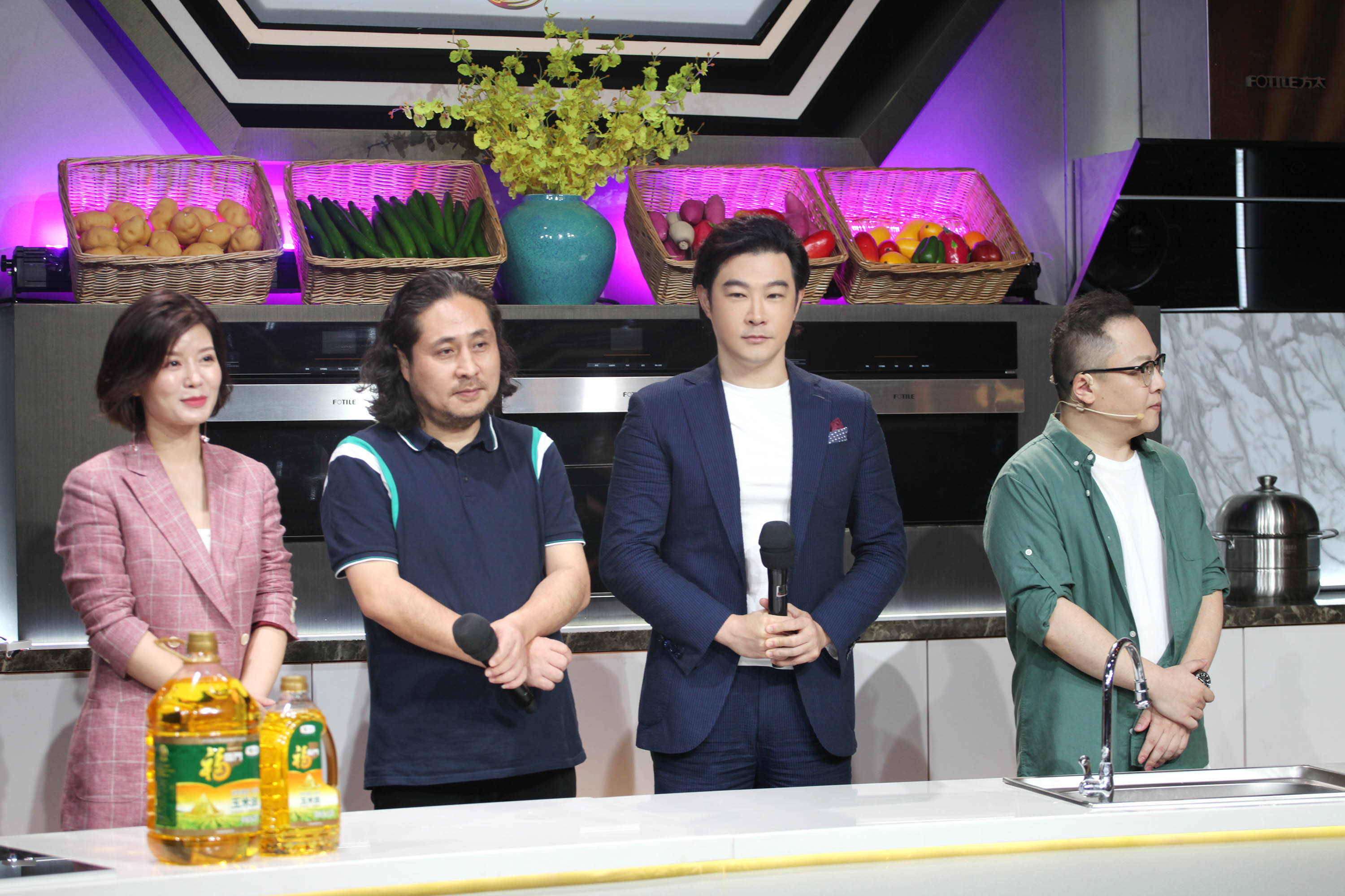 日前,该剧导演吴军,主演黄维德,程愫做客江苏综艺频道美食节目《味道