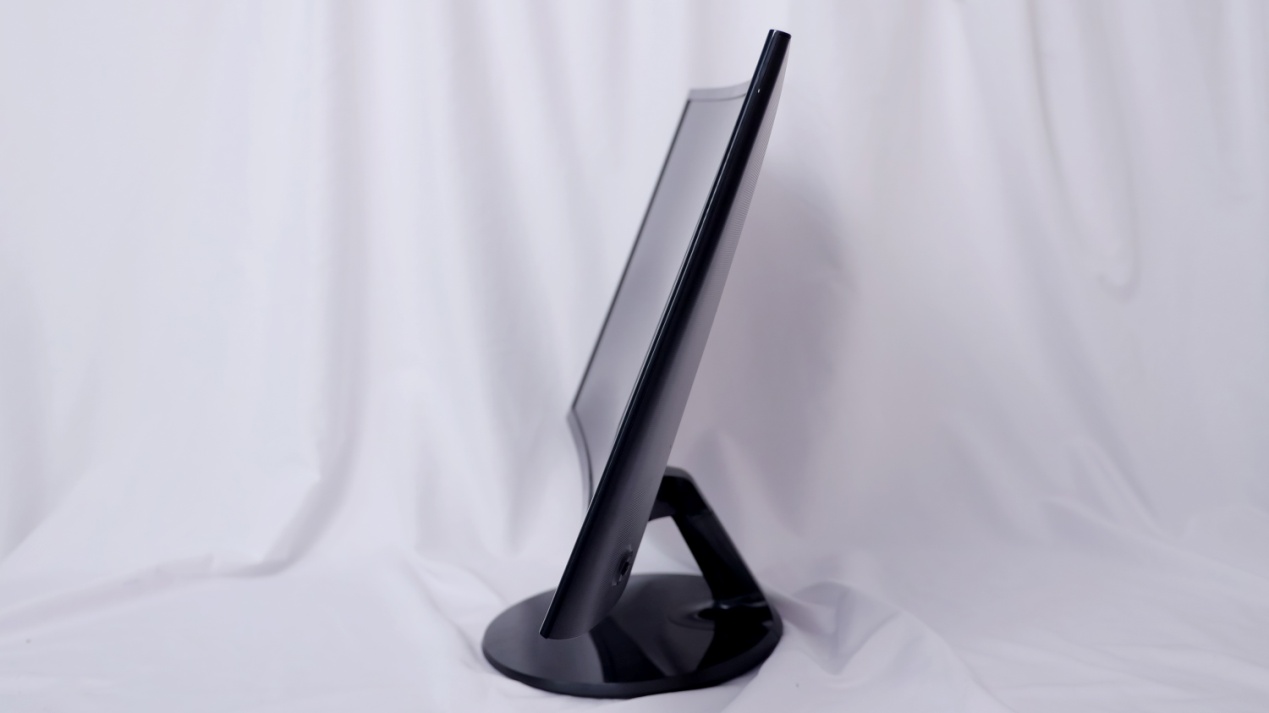 三星cf390显示器测评:均衡全面的显示器?数码控却这样说!