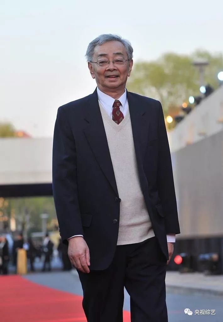 著名导演吴贻弓逝世吴老一路走好