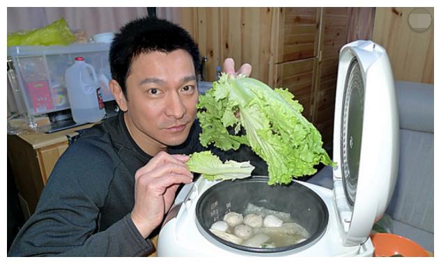 古力娜扎吃火锅美到窒息看爱吃火锅的刘德华黄晓明杨幂都什么样