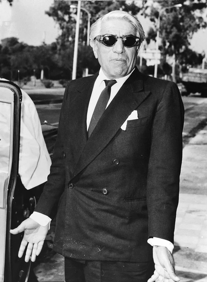 24岁成为百万富翁,62岁迎娶前美国第一夫人,一代船王靠的不只是手段和