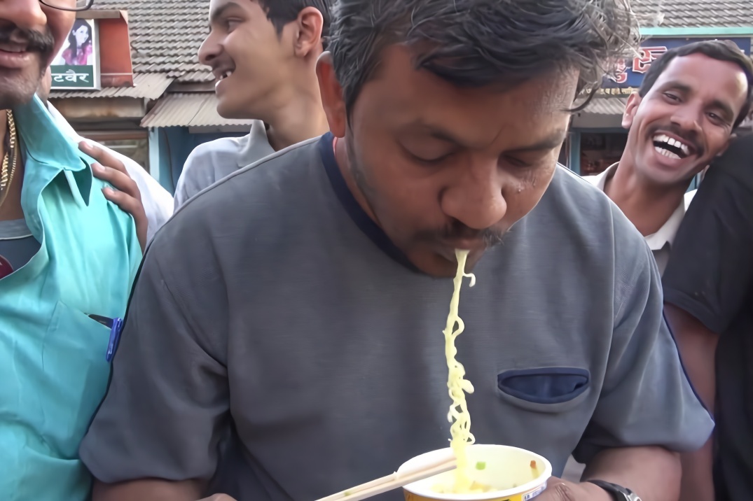 中国的泡面在印度火了被印度人买断货印度人带回国可长脸了