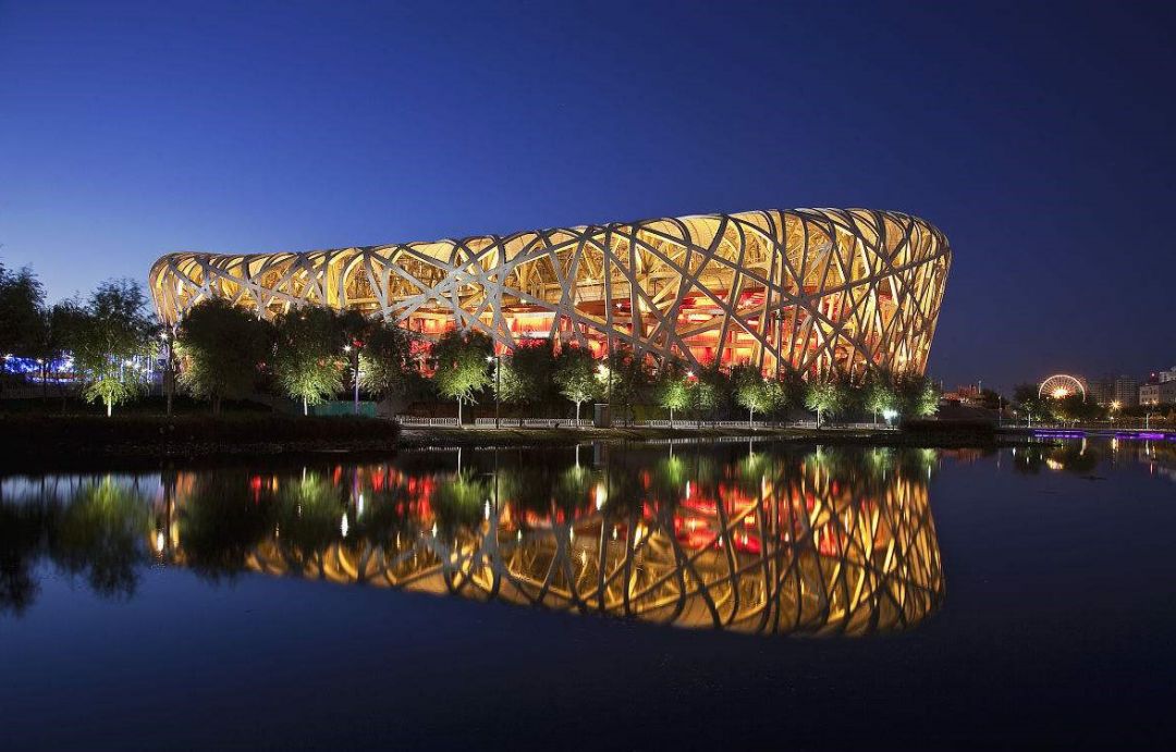 鸟巢学子们将走访北京的现代地标性奥运建筑——鸟巢和水立方.