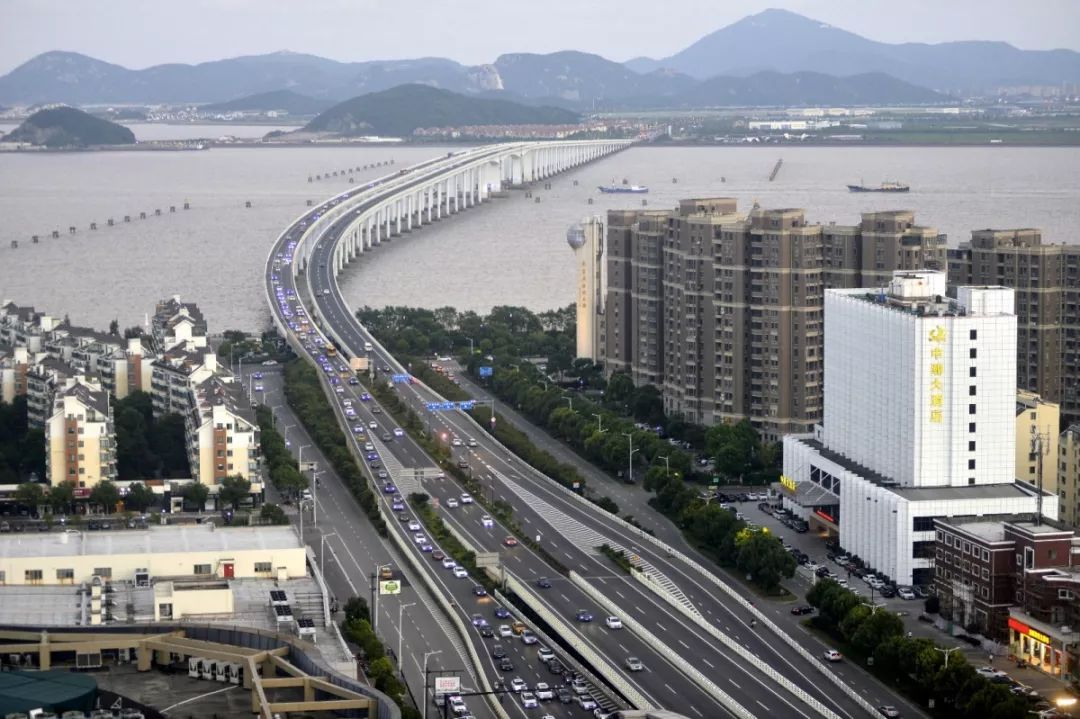 全市交通,治安和消防安全且运行良好,舟山旅游市场持续兴旺态势