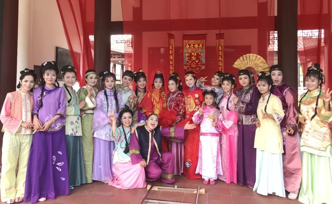石惠君演唱片头曲(《顾林》片头曲)曾参演《陈三五娘》的台湾著名