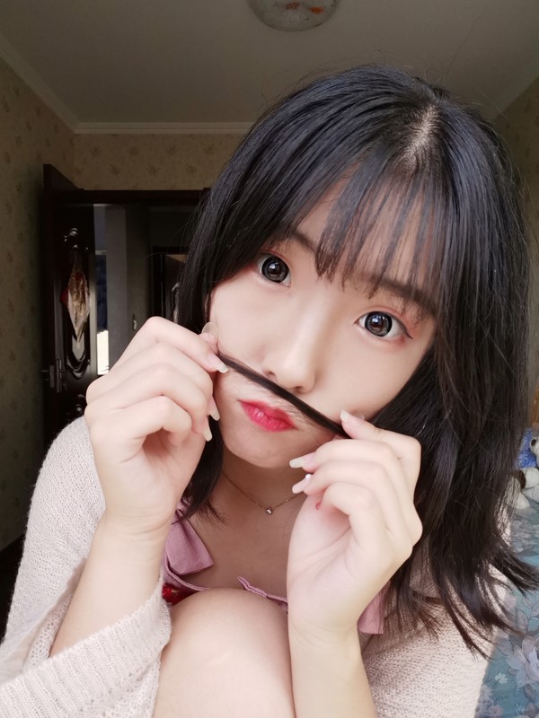 荣耀20s自拍体验评测让小姐姐用了就爱上的自拍手机