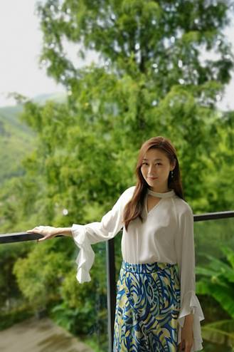 冻龄女神万绮雯现身莫干山宿里首次为民宿代言