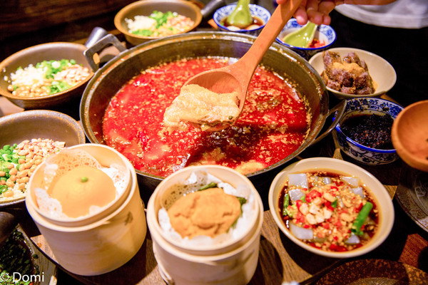 解锁成都的喧嚣与懒散,打卡市区里的古巷和美食_城市