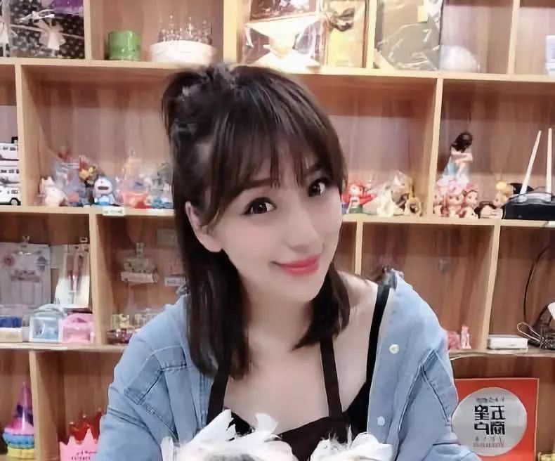 某网红出事拿粉丝当傻子遭粉丝声讨豆姐连发三条微博开撕某被封主播