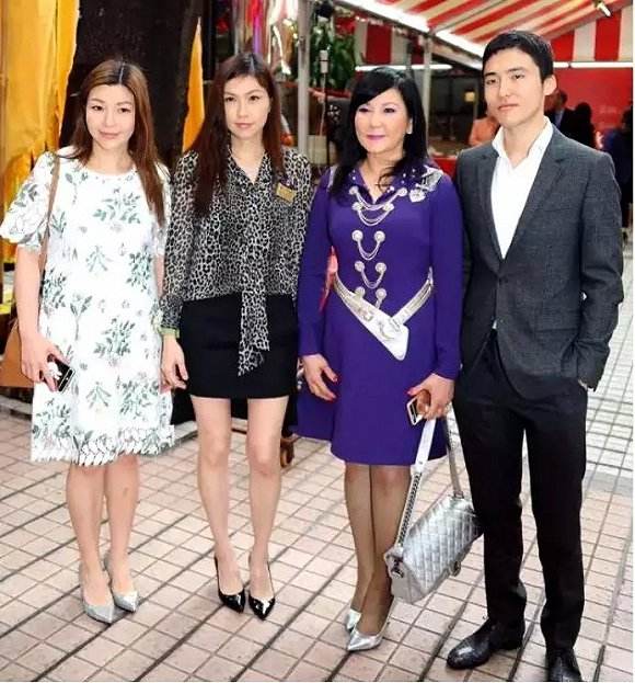 大女儿蔡加敏接手了旭日国际,现在是旭日国际的执行董事.