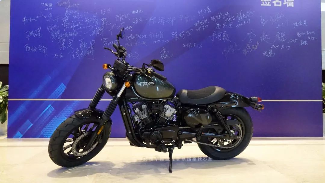 售价278万元的高性价比都市巡航车轻骑大韩gv300s正式发布