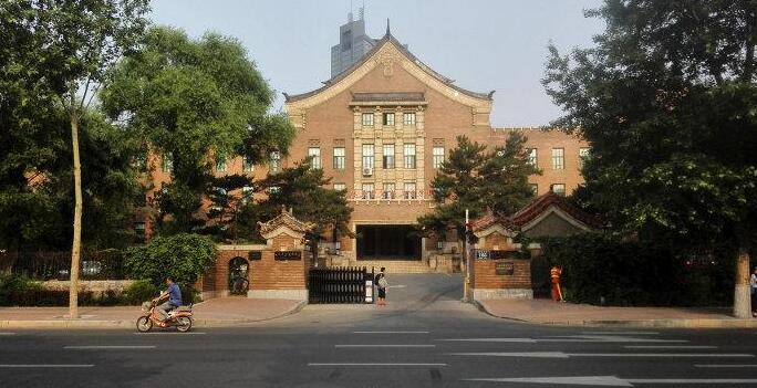 太原白求恩医科大学图片