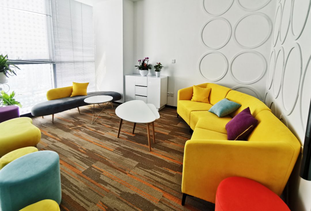 接待室热情的工作人员在这里等待您的到访简约大气的前台前台大厅愉悦