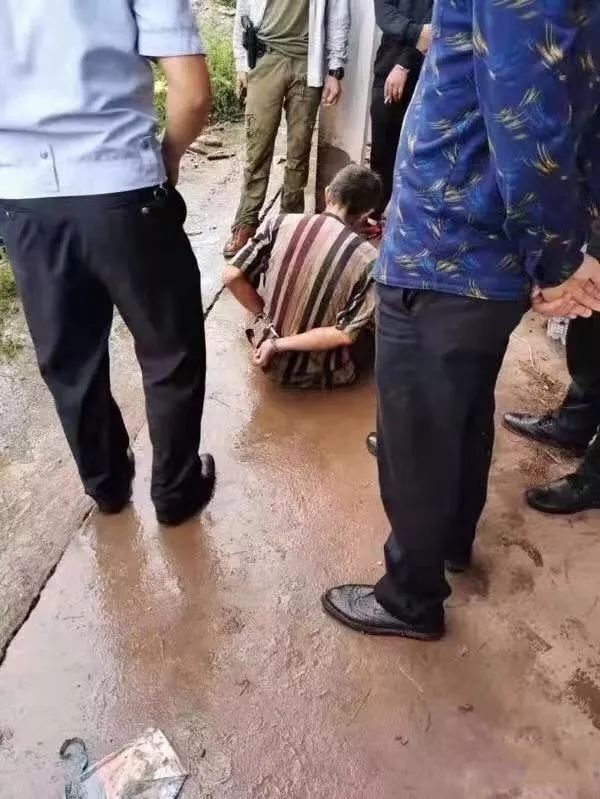 抓捕现场9月15日,经过达州市公安机关人民警察半月的辛勤工作,宣汉
