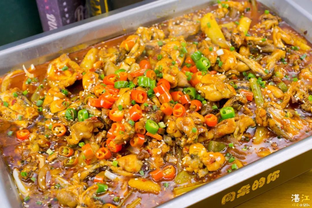 4折这家店居然公然让你在教室里吃烤鱼烤蛙约上同桌来开吃