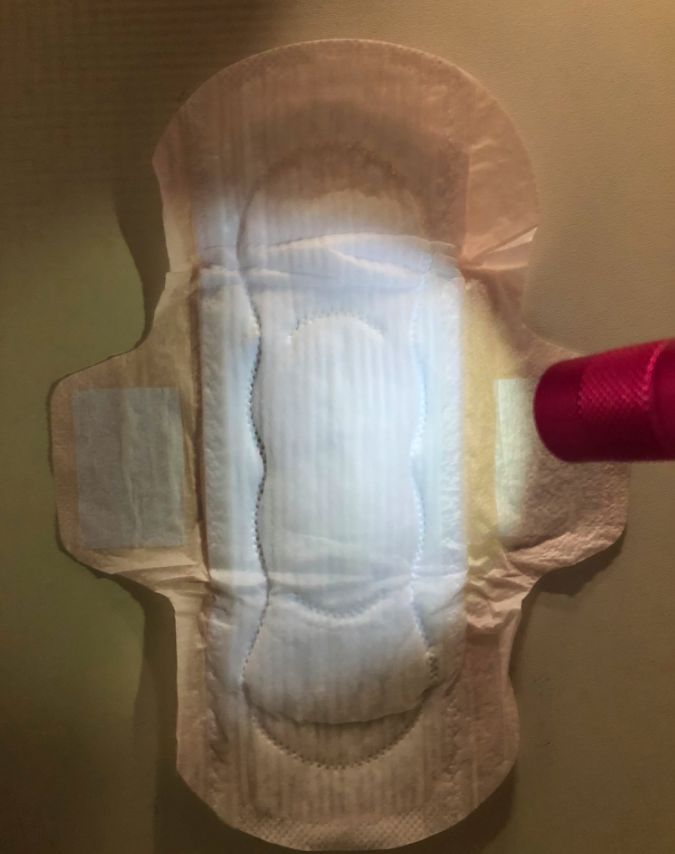 卫生巾致癌用棉条会破处我们真人实测了13款卫生巾垫