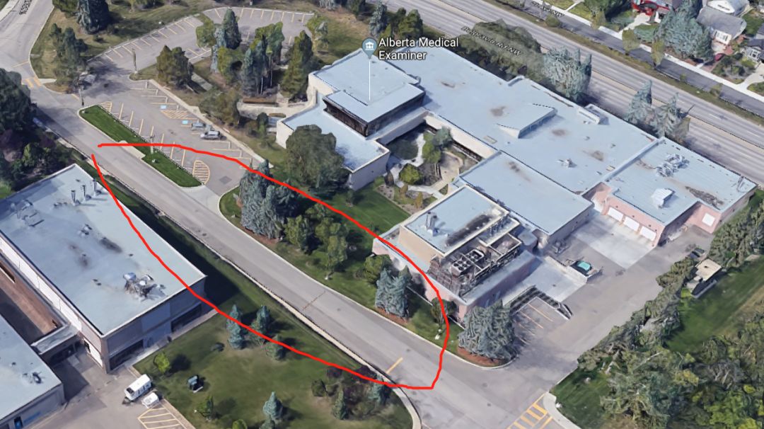 曝光加国这家殡仪馆竟然这样对待死者尸体被拖拽塞进租来的货柜车