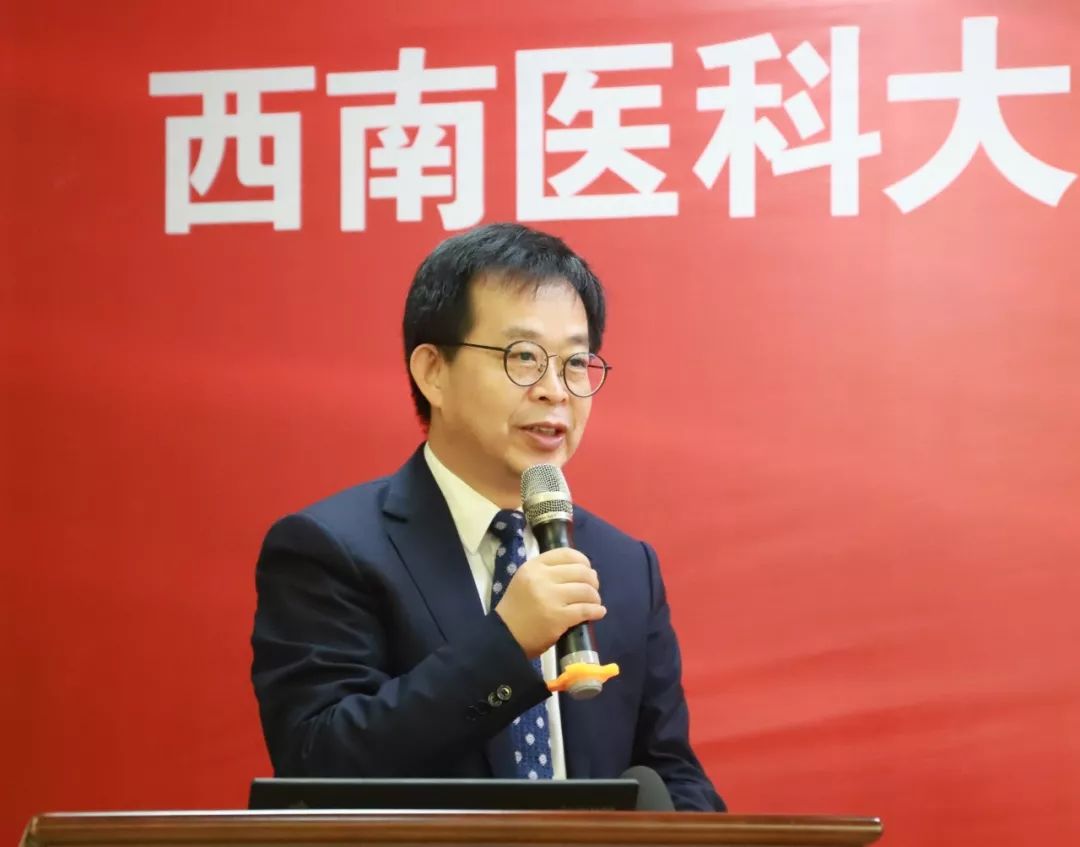 中国人民解放军总医院第五医学中心肿瘤内科主任杨永平讲话