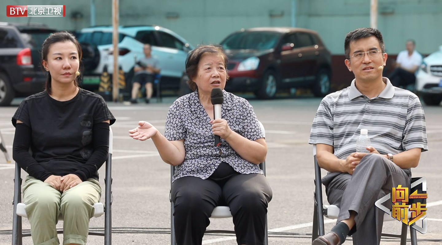为了让矛盾双方了解国家法律中规定的噪音标准,沟通团陈旭律师对