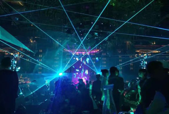 西安天阙酒吧,真正金碧辉煌的土豪天堂